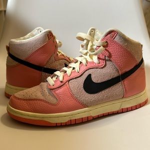 Nike Dunks High Top Pink